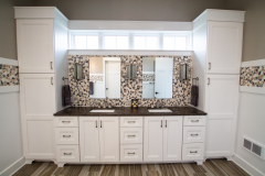  Amish cabinetry, Maple Painted White, Cygnus Suede Remnant